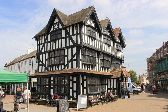 The Black and White House Museum